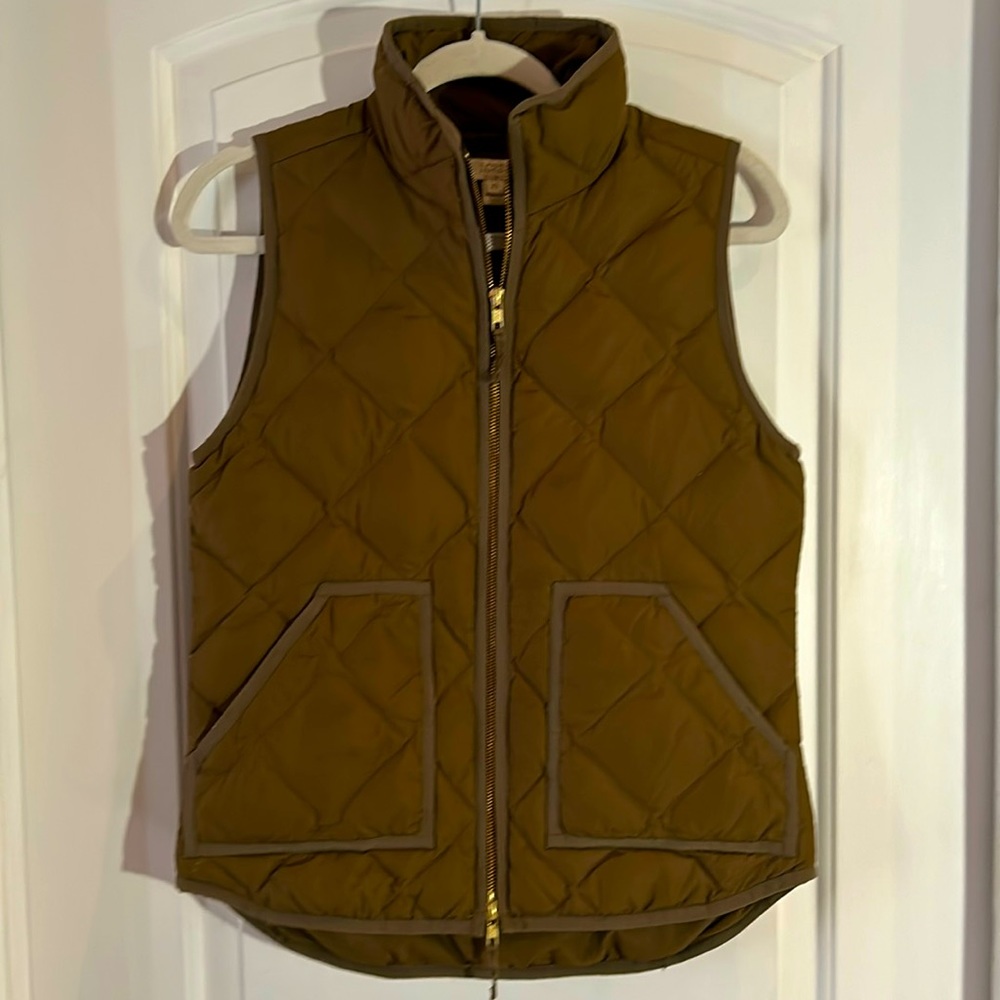 J Crew Factory Down Blend Quilted Excursion Vest Women’s XS khaki green